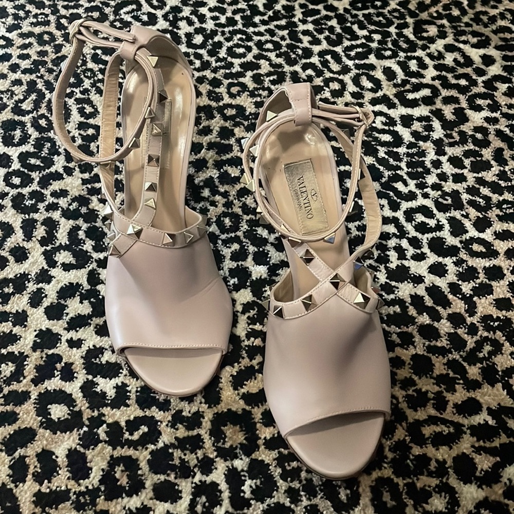 Valentino Garavani Heels Sz. 38